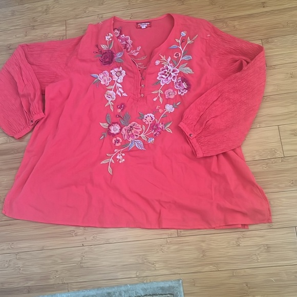 JOHNNY WAS sonya popover blouse red Hawaiian 2XL - Picture 8 of 10